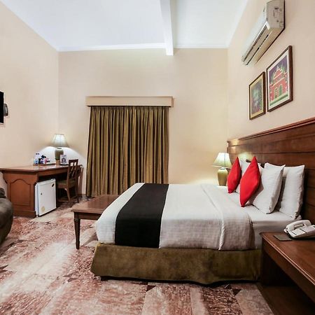 Capital O 10953 Dayal Lodge - A Boutique Hotel Agra  Eksteriør bilde