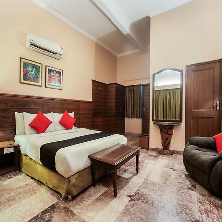 Capital O 10953 Dayal Lodge - A Boutique Hotel Agra  Eksteriør bilde