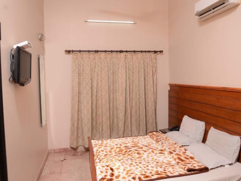 Capital O 10953 Dayal Lodge - A Boutique Hotel Agra  Eksteriør bilde