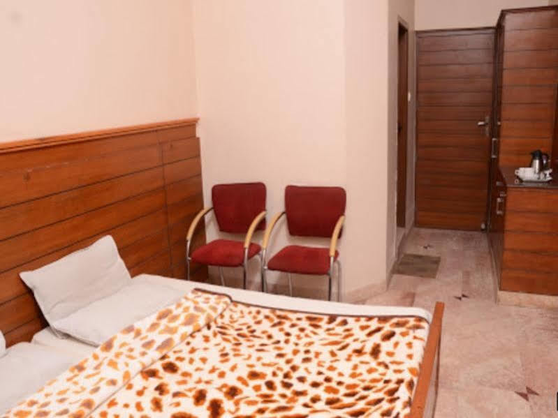 Capital O 10953 Dayal Lodge - A Boutique Hotel Agra  Eksteriør bilde